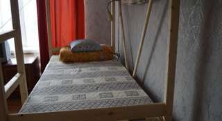 Гостиница Hostel Raduga Волгоград Кровать в общем номере для мужчин с 6 кроватями-2