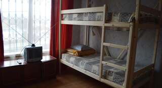 Гостиница Hostel Raduga Волгоград Кровать в общем номере для мужчин с 6 кроватями-4