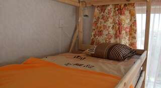 Гостиница Hostel Raduga Волгоград Кровать в общем 6-местном номере для женщин-4